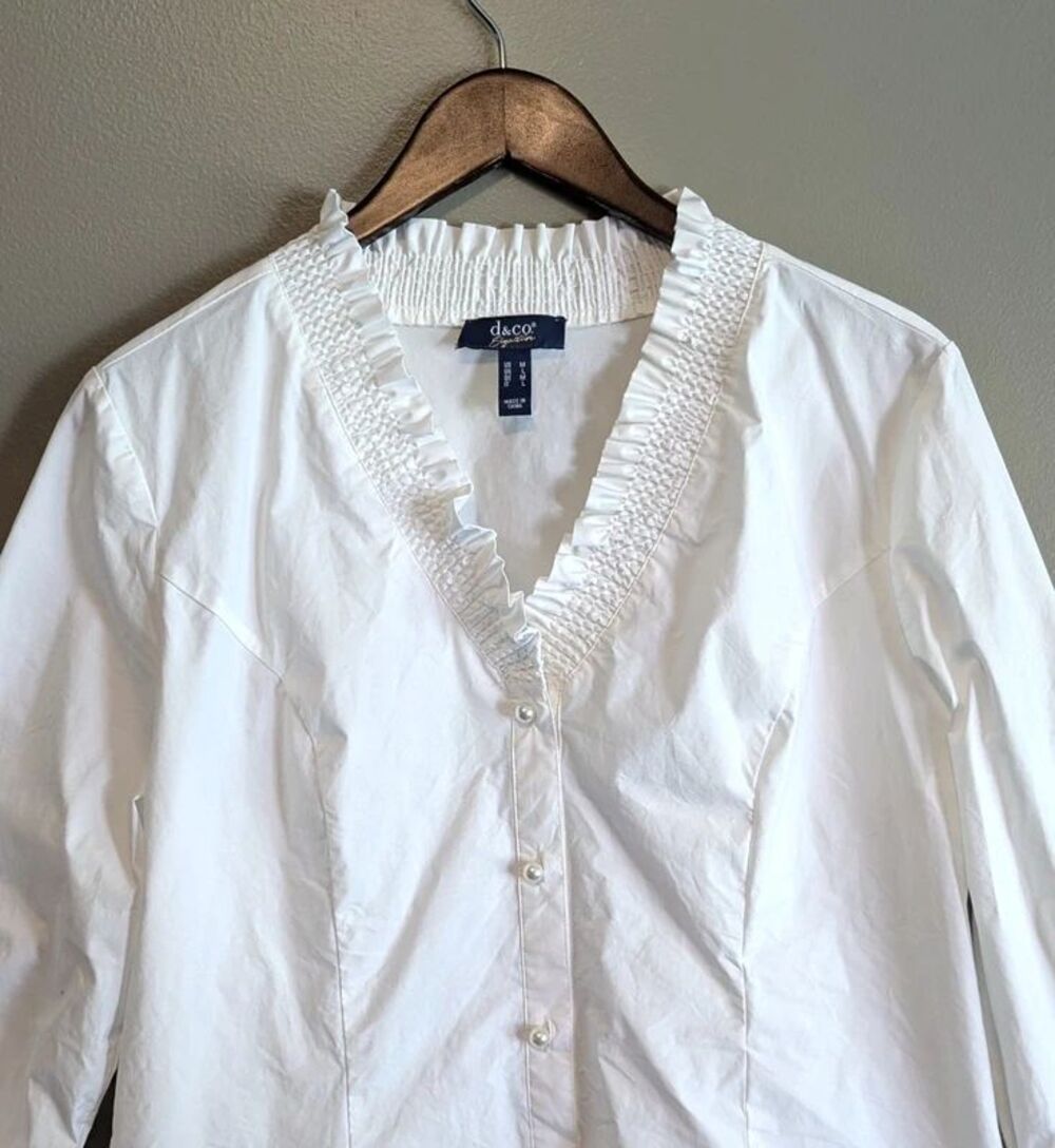 Denim and Co Womens Medium White Smocked Ruffle V Neck Pearl Button Shirt Blouse